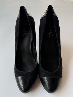 Lauren Ralph Lauren Genuine Suede and Enamel Cap pumps |
SZ 8| Black